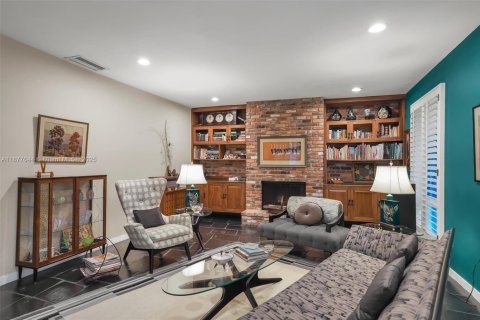 House in Palmetto Bay, Florida 4 bedrooms, 291.06 sq.m. № 1922791 - photo 26