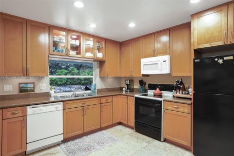House in Palmetto Bay, Florida 4 bedrooms, 291.06 sq.m. № 1922791 - photo 21