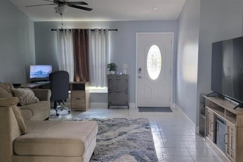 House in Kissimmee, Florida 3 bedrooms, 108.88 sq.m. № 1912360 - photo 6