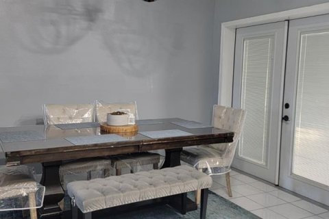 House in Kissimmee, Florida 3 bedrooms, 108.88 sq.m. № 1912360 - photo 7