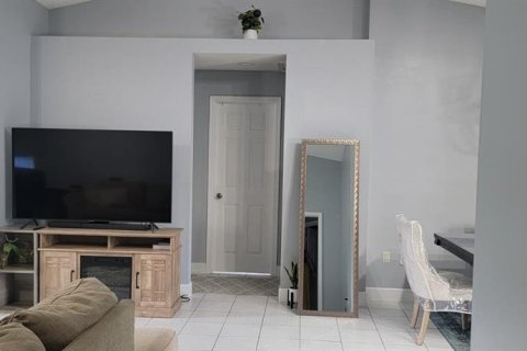 House in Kissimmee, Florida 3 bedrooms, 108.88 sq.m. № 1912360 - photo 9