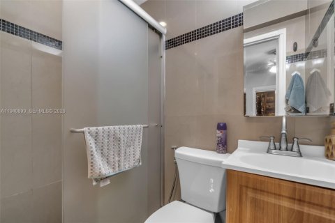 Casa en venta en Opa-locka, Florida, 3 dormitorios, 100.33 m2 № 1998233 - foto 22