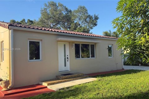 Villa ou maison à Opa-locka, Floride 3 chambres, 100.33 m2 № 1998233