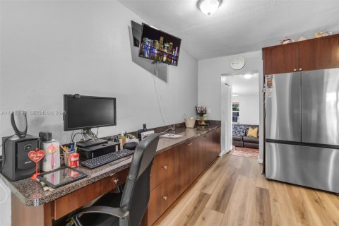 Casa en venta en Opa-locka, Florida, 3 dormitorios, 100.33 m2 № 1998233 - foto 13