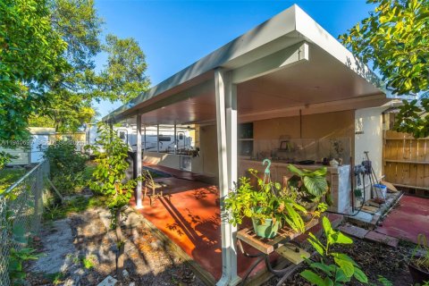Casa en venta en Opa-locka, Florida, 3 dormitorios, 100.33 m2 № 1998233 - foto 26