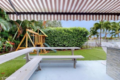 Casa en alquiler en Wellington, Florida, 5 dormitorios, 413.42 m2 № 2176954 - foto 25