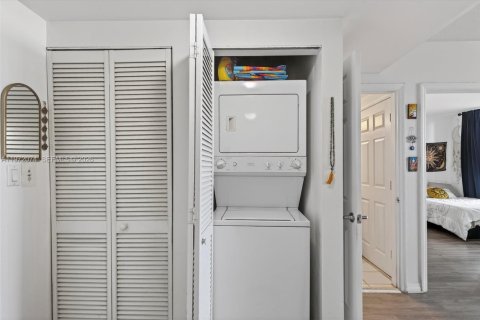 Condominio en venta en Miami, Florida, 1 dormitorio, 66.52 m2 № 2034005 - foto 21