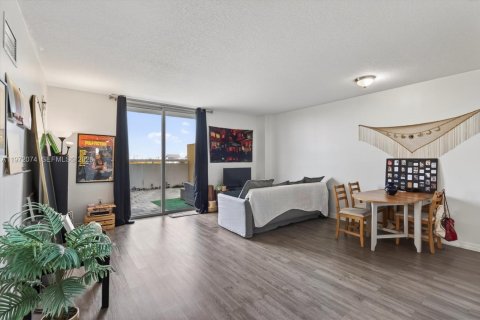 Condominio en venta en Miami, Florida, 1 dormitorio, 66.52 m2 № 2034005 - foto 10