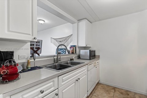 Condominio en venta en Miami, Florida, 1 dormitorio, 66.52 m2 № 2034005 - foto 19