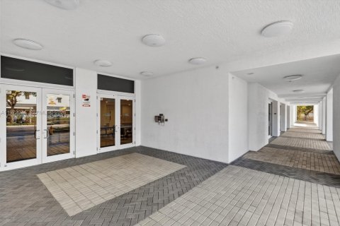 Condominio en venta en Miami, Florida, 1 dormitorio, 66.52 m2 № 2034005 - foto 5