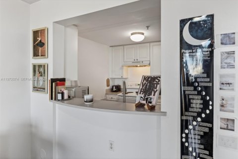 Condominio en venta en Miami, Florida, 1 dormitorio, 66.52 m2 № 2034005 - foto 17