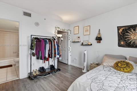 Condominio en venta en Miami, Florida, 1 dormitorio, 66.52 m2 № 2034005 - foto 25