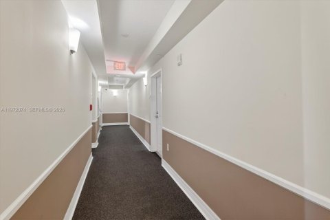 Condominio en venta en Miami, Florida, 1 dormitorio, 66.52 m2 № 2034005 - foto 8