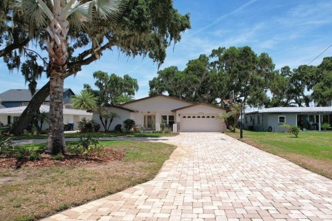 Casa en Auburndale, Florida 4 dormitorios, 282.52 m2 № 2106588