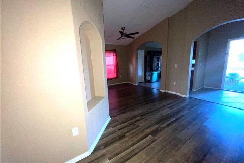 Villa ou maison à louer à Haines City, Floride: 4 chambres, 167.97 m2 № 2416646 - photo 4