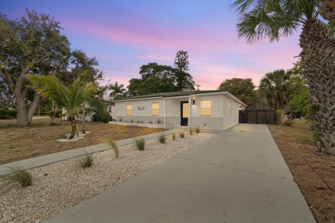 House in Riviera Beach, Florida 3 bedrooms, 152.73 sq.m. № 2086769