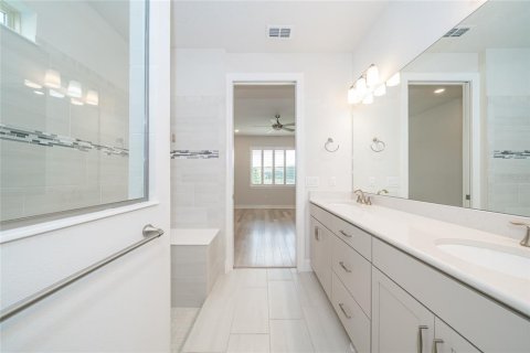 Villa ou maison à vendre à Land O' Lakes, Floride: 4 chambres, 285.21 m2 № 2351779 - photo 11