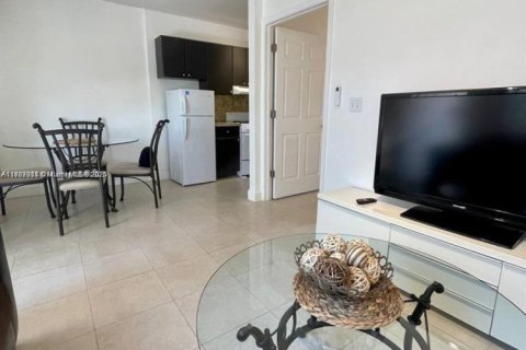 Купить коммерческую недвижимость в Холливуд, Флорида 544.13м2, № 1981669 - фото 7