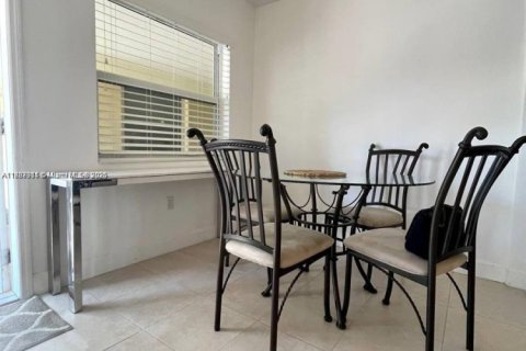 Купить коммерческую недвижимость в Холливуд, Флорида 544.13м2, № 1981669 - фото 13