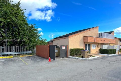 Apartment in Miami, Florida 3 bedrooms, 88.07 sq.m. № 2001589 - photo 2