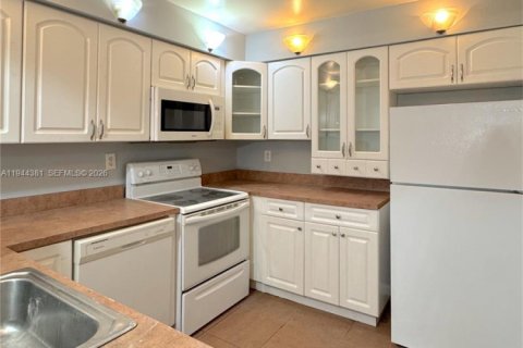 Apartment in Miami, Florida 3 bedrooms, 88.07 sq.m. № 2001589 - photo 7