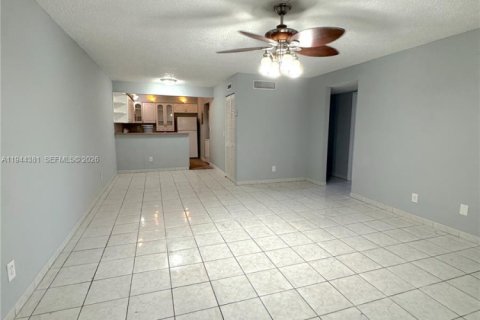 Apartment in Miami, Florida 3 bedrooms, 88.07 sq.m. № 2001589 - photo 16