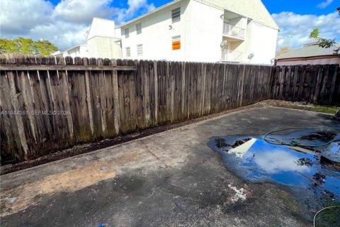 Apartment in Miami, Florida 3 bedrooms, 88.07 sq.m. № 2001589 - photo 17