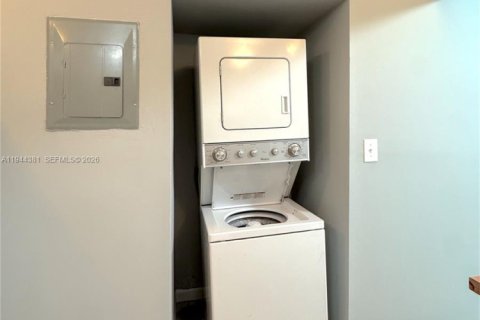 Apartment in Miami, Florida 3 bedrooms, 88.07 sq.m. № 2001589 - photo 6