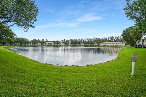 Condominio en venta en Homestead, Florida, 2 dormitorios, 76.37 m2 № 1992388 - foto 1