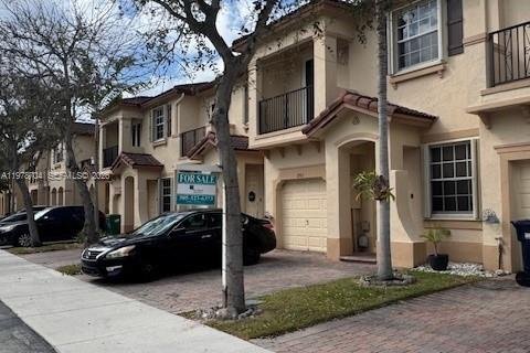 Купить таунхаус в Майами, Флорида 3 спальни, 155.15м2, № 2045429 - фото 3