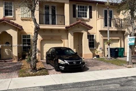 Купить таунхаус в Майами, Флорида 3 спальни, 155.15м2, № 2045429 - фото 4