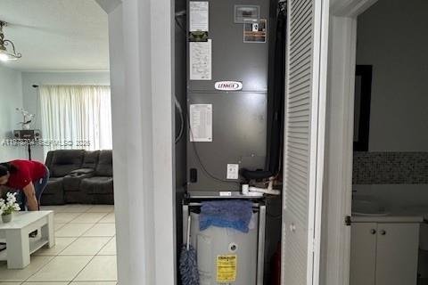 Купить таунхаус в Майами, Флорида 3 спальни, 155.15м2, № 2045429 - фото 19