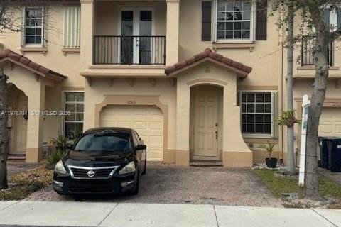 Touwnhouse à Miami, Floride 3 chambres, 155.15 m2 № 2045429