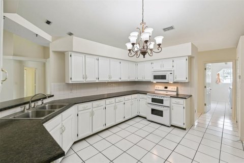 Villa ou maison à vendre à Apopka, Floride: 3 chambres, 182.46 m2 № 2267268 - photo 10