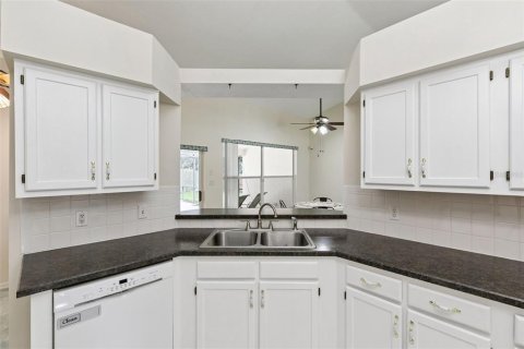 Villa ou maison à vendre à Apopka, Floride: 3 chambres, 182.46 m2 № 2267268 - photo 11