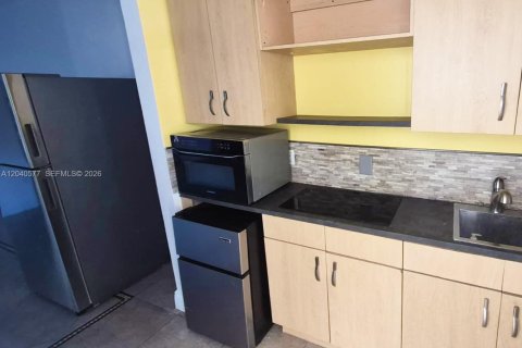 Appartement à louer à Miami, Floride: 1 chambre, 68.28 m2 № 2087920 - photo 4