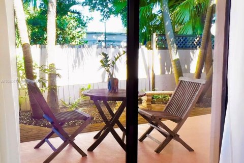 Appartement à louer à Miami, Floride: 1 chambre, 68.28 m2 № 2087920 - photo 3