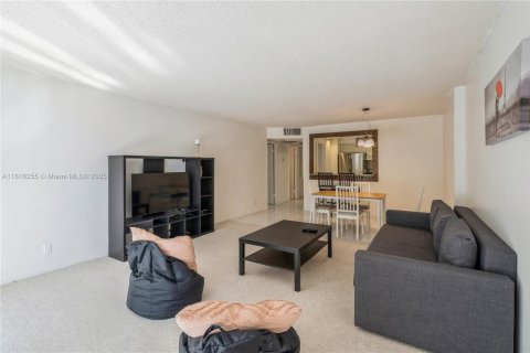Condominio en venta en Aventura, Florida, 1 dormitorio, 85.28 m2 № 1939908 - foto 11