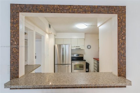 Condominio en venta en Aventura, Florida, 1 dormitorio, 85.28 m2 № 1939908 - foto 7