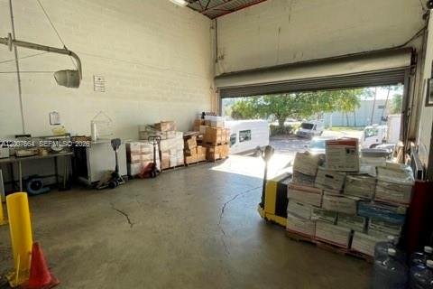 Immobilier commercial à vendre à Doral, Floride № 2170844 - photo 16