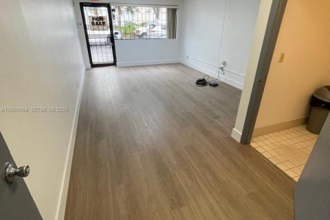 Immobilier commercial à vendre à Doral, Floride № 2170844 - photo 8