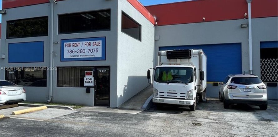 Immobilier commercial à Doral, Floride № 2170844