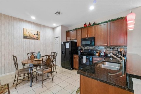 Casa en alquiler en Kissimmee, Florida, 6 dormitorios, 260.68 m2 № 2166221 - foto 11