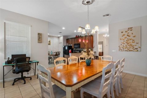Casa en alquiler en Kissimmee, Florida, 6 dormitorios, 260.68 m2 № 2166221 - foto 10
