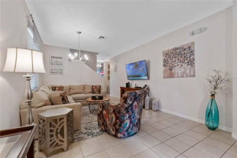 Casa en alquiler en Kissimmee, Florida, 6 dormitorios, 260.68 m2 № 2166221 - foto 6