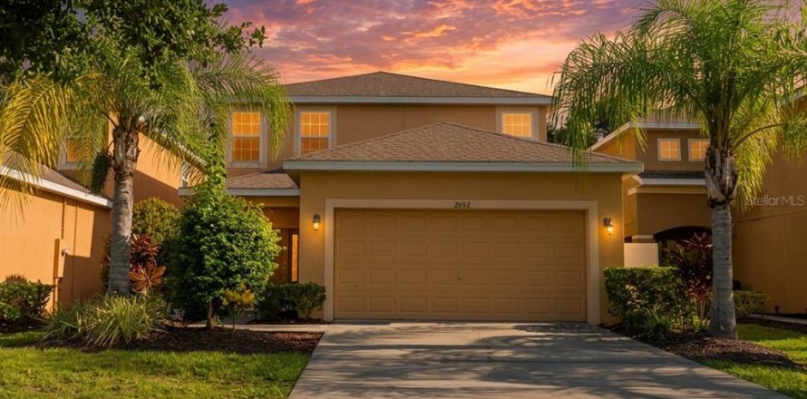 Casa en Kissimmee, Florida 6 dormitorios, 260.68 m2 № 2166221