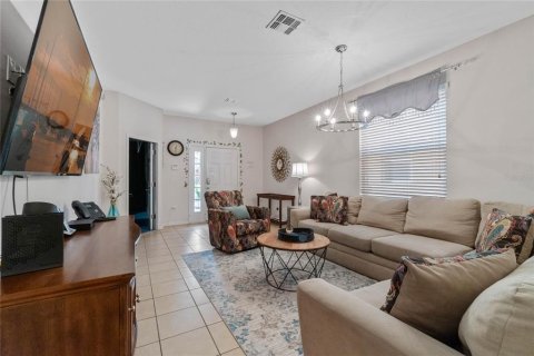 Casa en alquiler en Kissimmee, Florida, 6 dormitorios, 260.68 m2 № 2166221 - foto 4