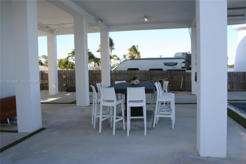 Casa en venta en Big Pine Key, Florida, 4 dormitorios, 195.09 m2 № 2153280 - foto 5