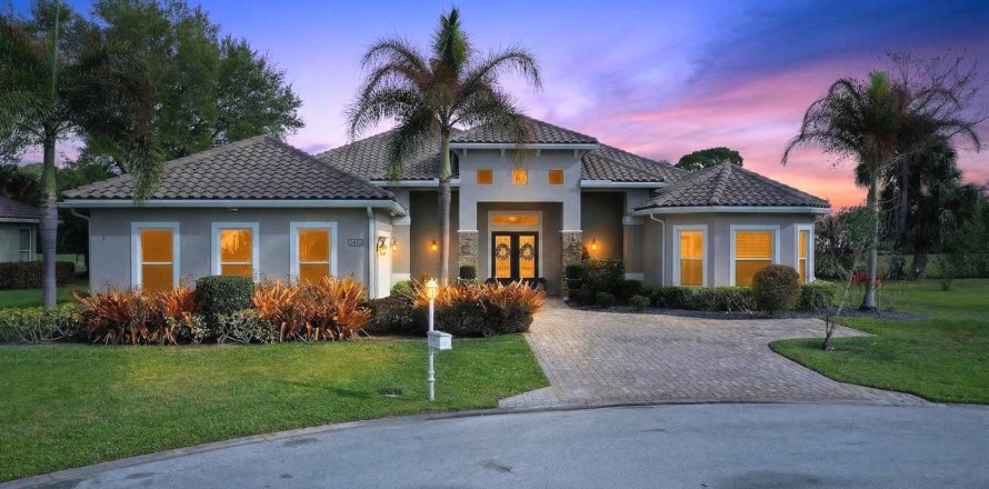Casa en Port St. Lucie, Florida 4 dormitorios, 299.42 m2 № 2078269