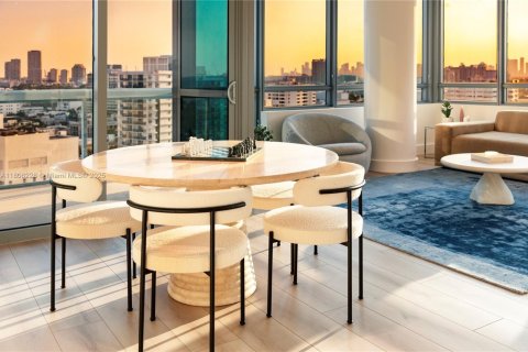 Condominio en alquiler en Miami Beach, Florida, 2 dormitorios, 123.65 m2 № 1938257 - foto 3